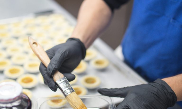 3 Food Service Gloves That Deliver Great Value for Any Restaurant