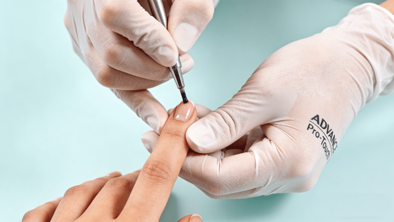 Best Gloves for Nail Technicians & Why ADVANCE Nitrile Gloves Lead the Way？
